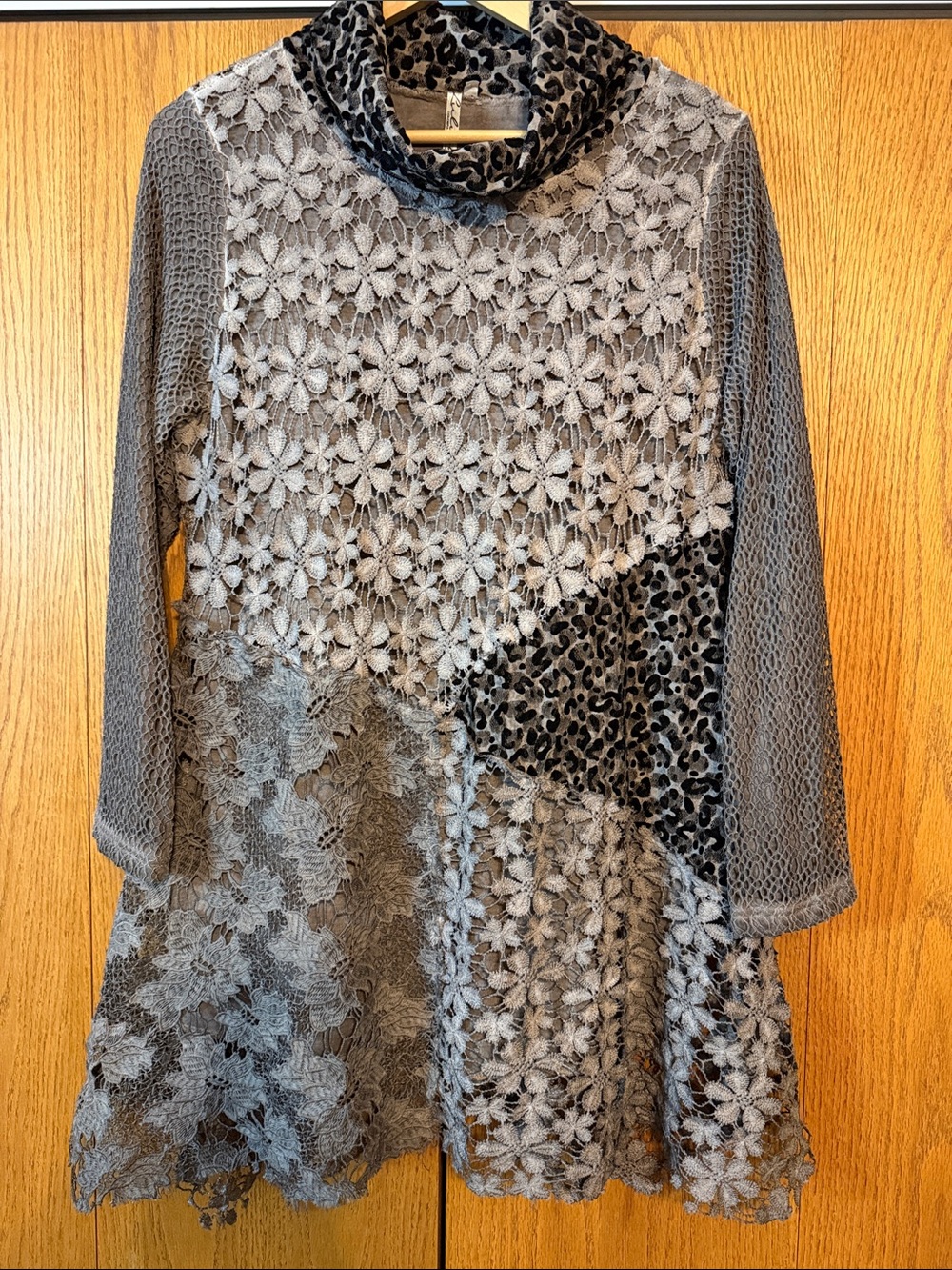 Women’s Gray Lace & Mesh Mixed-Media Tunic